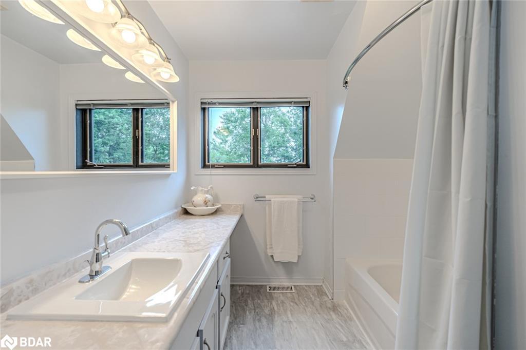 1506 Torpitt Road, Severn, ON - Indoor Photo Showing Bathroom