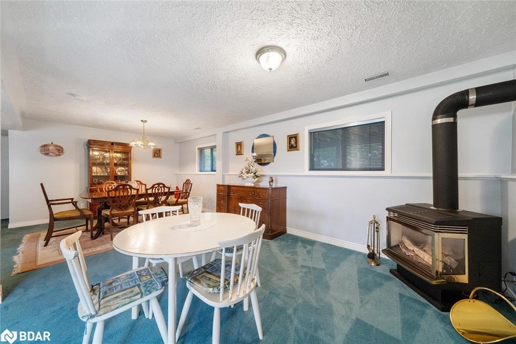30 Charles Street, Penetanguishene, ON - Indoor Photo Showing Dining Room