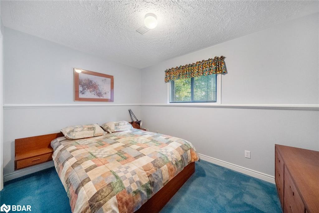30 Charles Street, Penetanguishene, ON - Indoor Photo Showing Bedroom