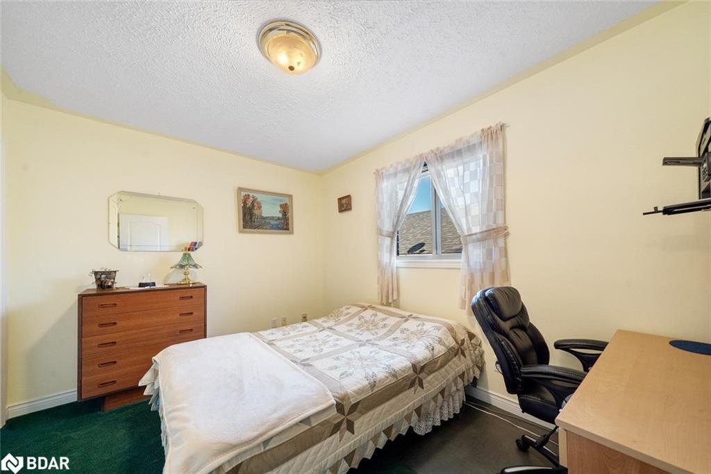 30 Charles Street, Penetanguishene, ON - Indoor Photo Showing Bedroom