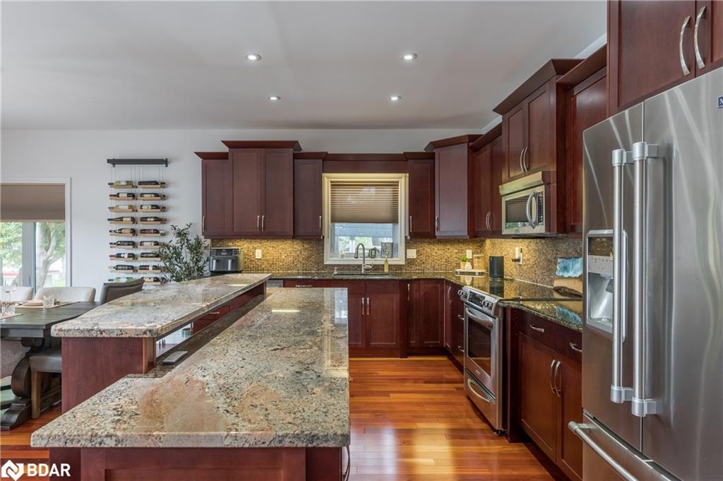 145 Homewood Avenue, Trent Hills, ON - Indoor Photo Showing Kitchen With Upgraded Kitchen
