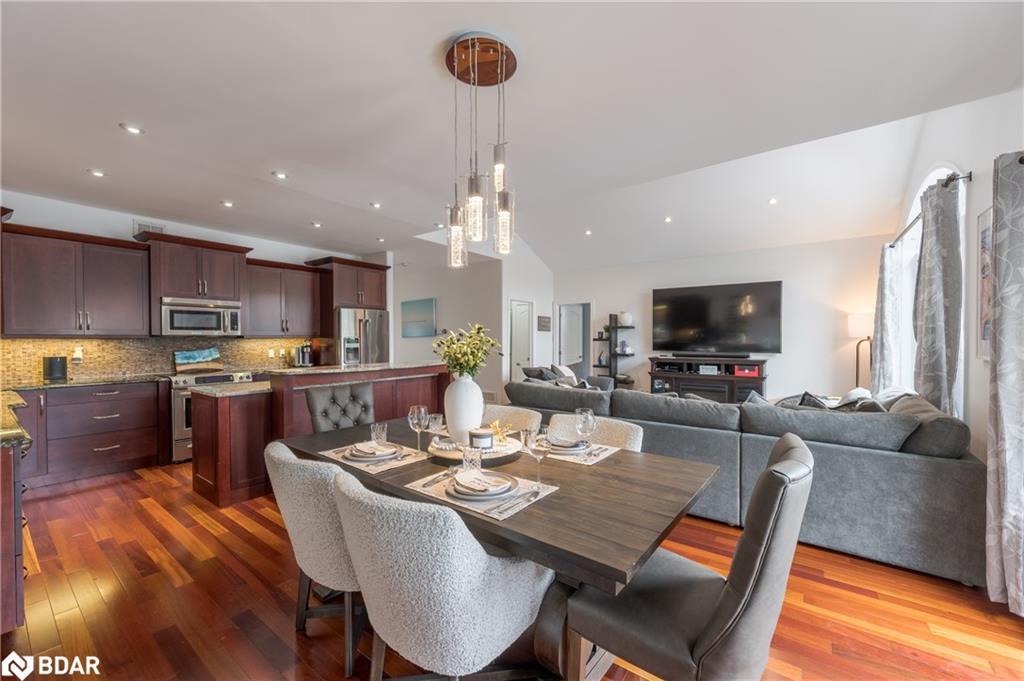 145 Homewood Avenue, Trent Hills, ON - Indoor Photo Showing Dining Room