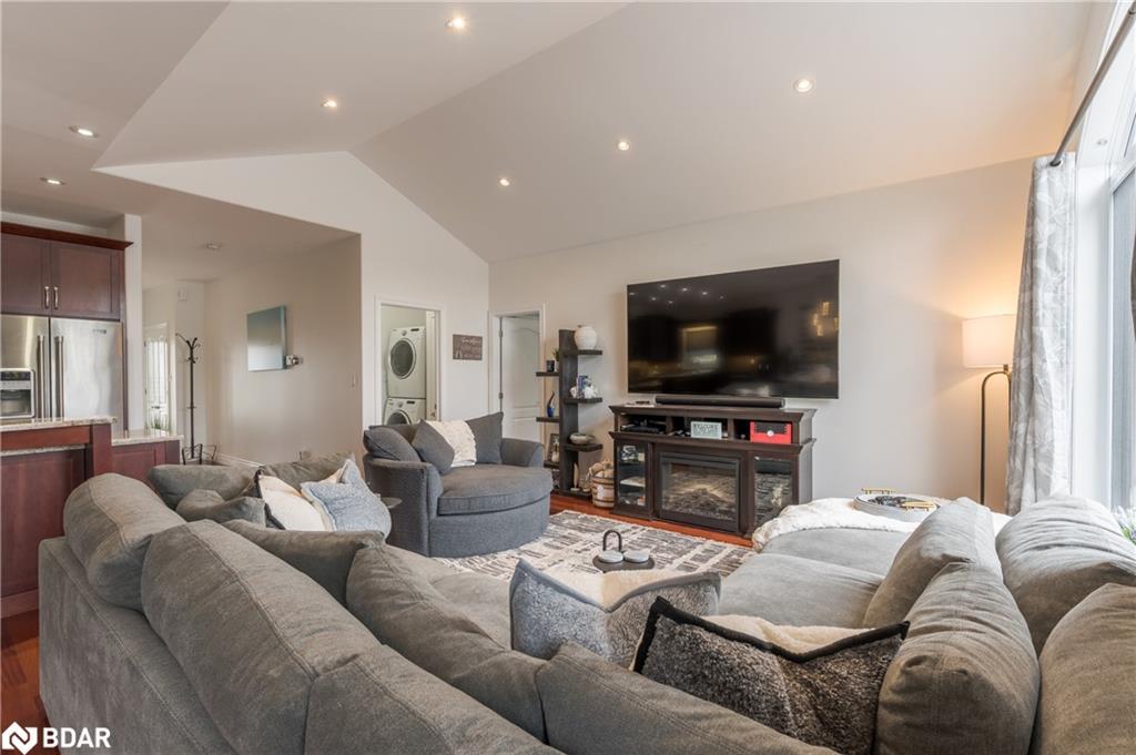 145 Homewood Avenue, Trent Hills, ON - Indoor Photo Showing Living Room