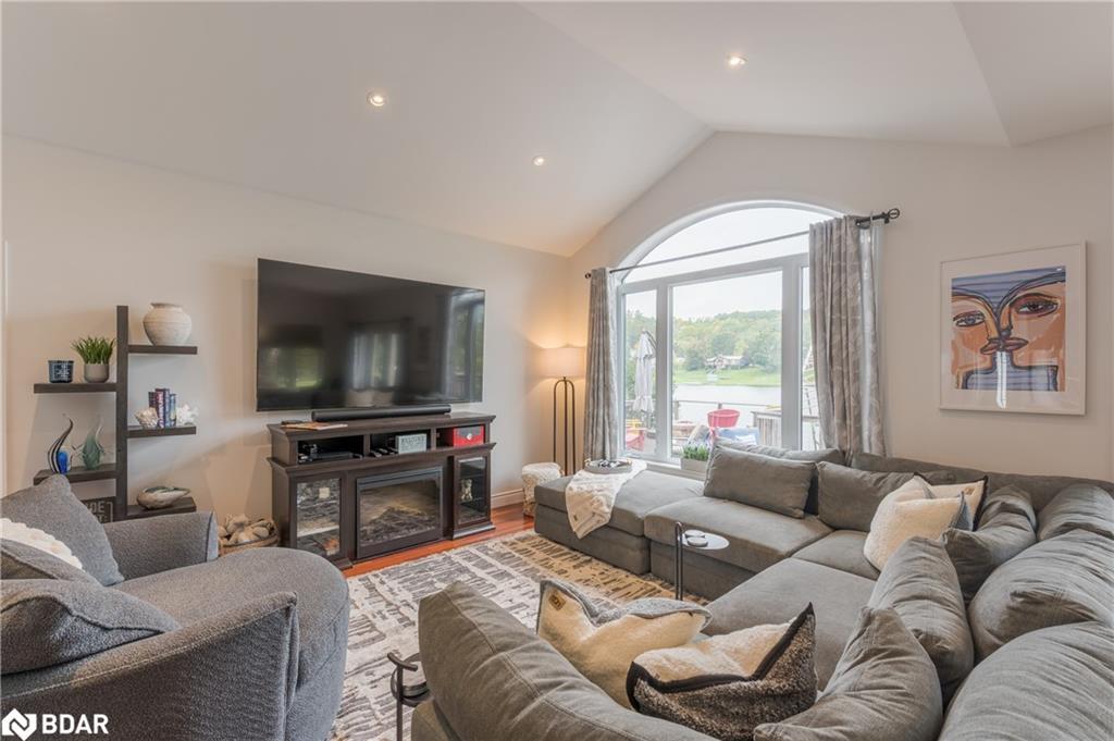 145 Homewood Avenue, Trent Hills, ON - Indoor Photo Showing Living Room