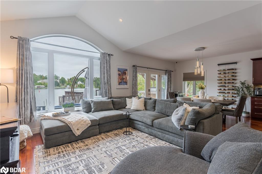 145 Homewood Avenue, Trent Hills, ON - Indoor Photo Showing Living Room