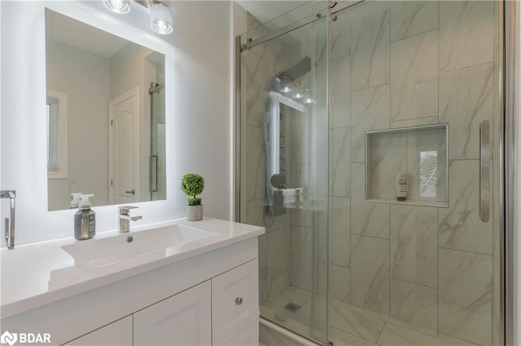 145 Homewood Avenue, Trent Hills, ON - Indoor Photo Showing Bathroom