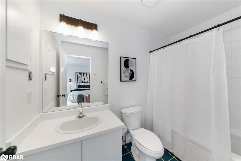 548 Oxbow Crescent, Collingwood, ON - Indoor Photo Showing Bathroom