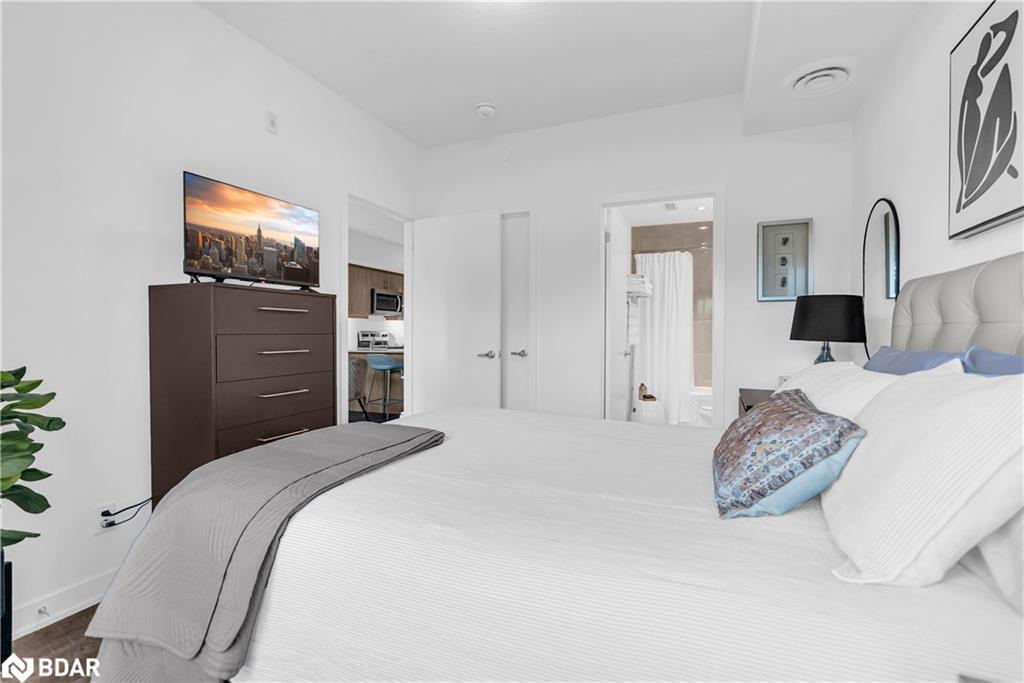 206-16 Markle Crescent, Hamilton, ON - Indoor Photo Showing Bedroom