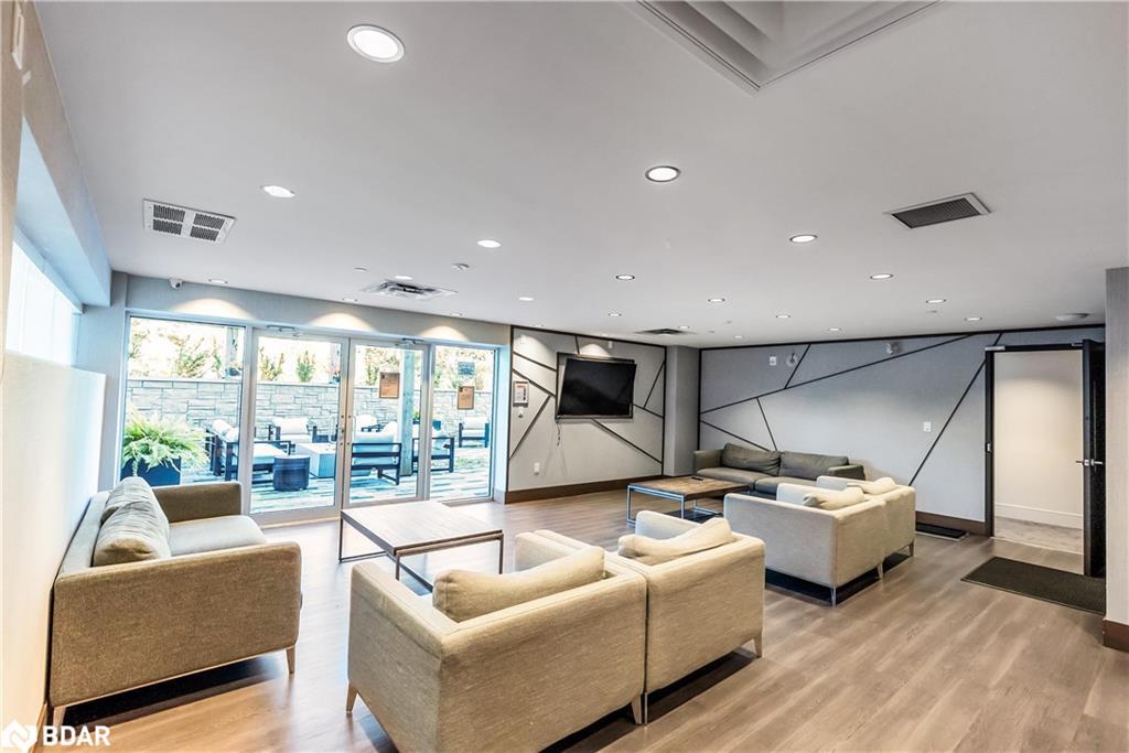 206-16 Markle Crescent, Hamilton, ON - Indoor