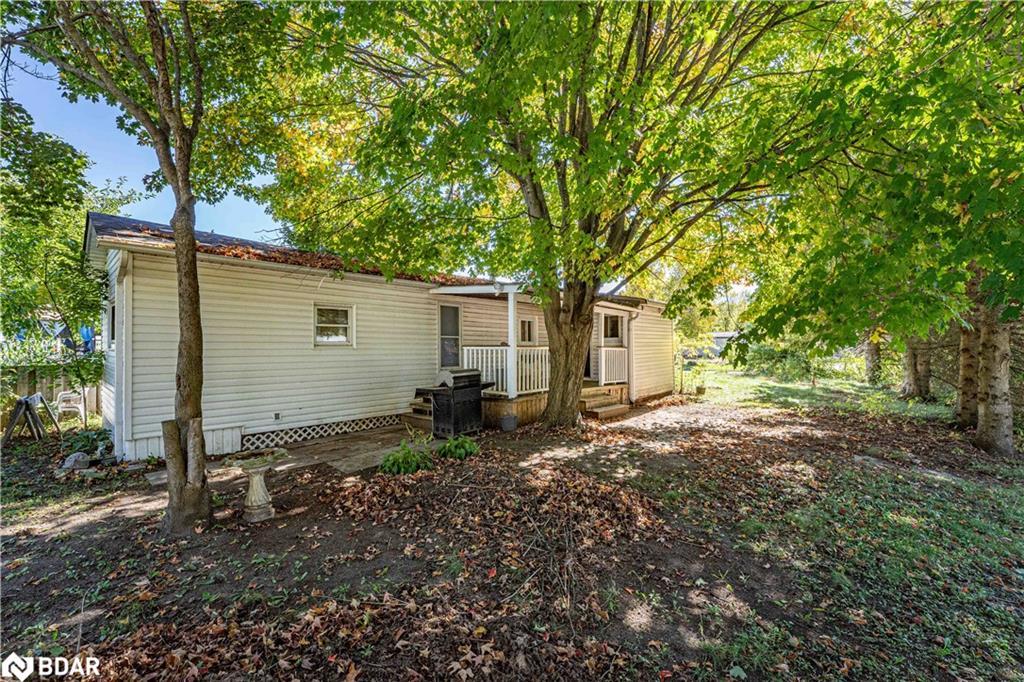 2 East Street, Angus, ON - Outdoor