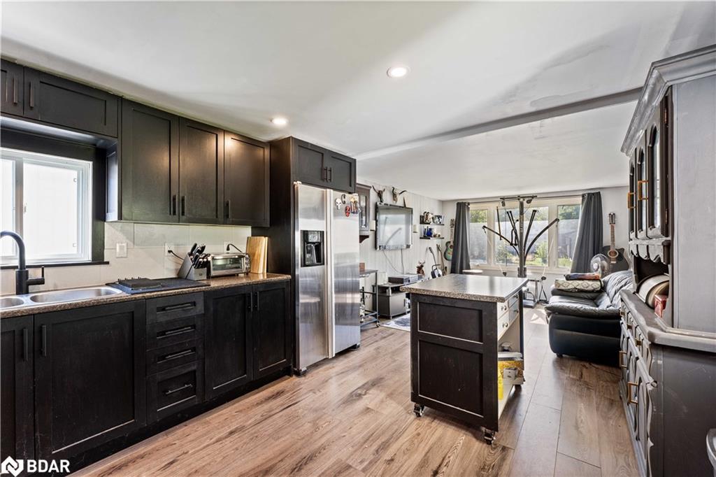 2 East Street, Angus, ON - Indoor Photo Showing Kitchen With Double Sink