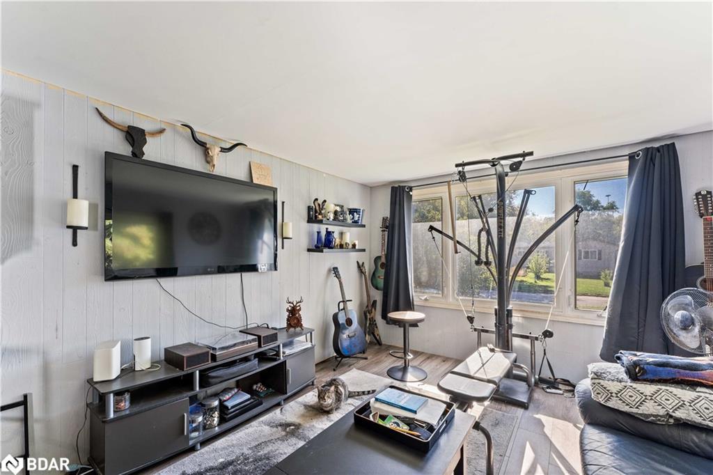 2 East Street, Angus, ON - Indoor Photo Showing Other Room