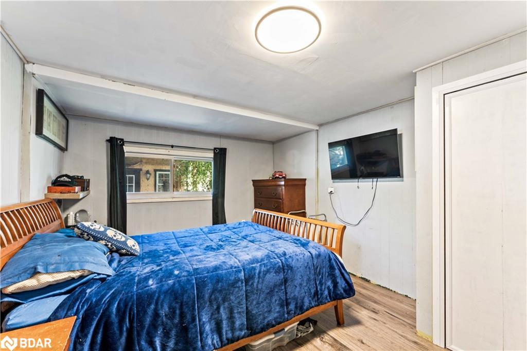 2 East Street, Angus, ON - Indoor Photo Showing Bedroom