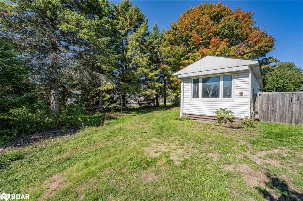 2 East Street, Angus, ON - Outdoor