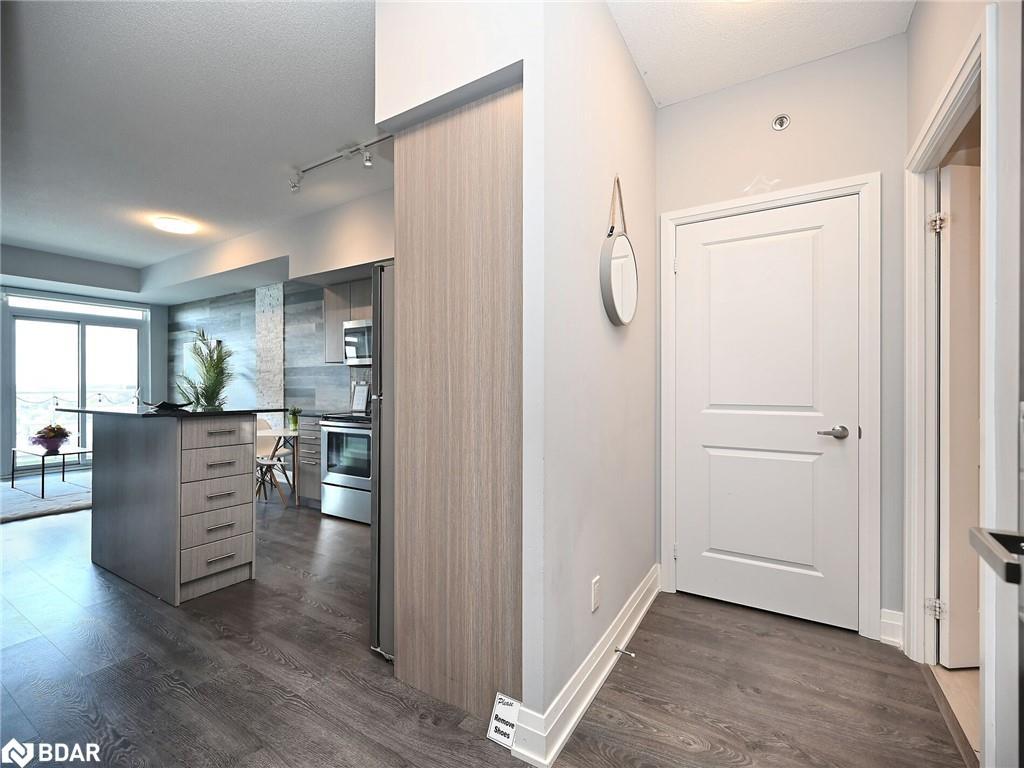 1210-55 Speers Road, Oakville, ON - Indoor Photo Showing Other Room