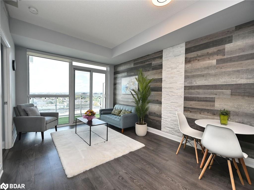 1210-55 Speers Road, Oakville, ON - Indoor