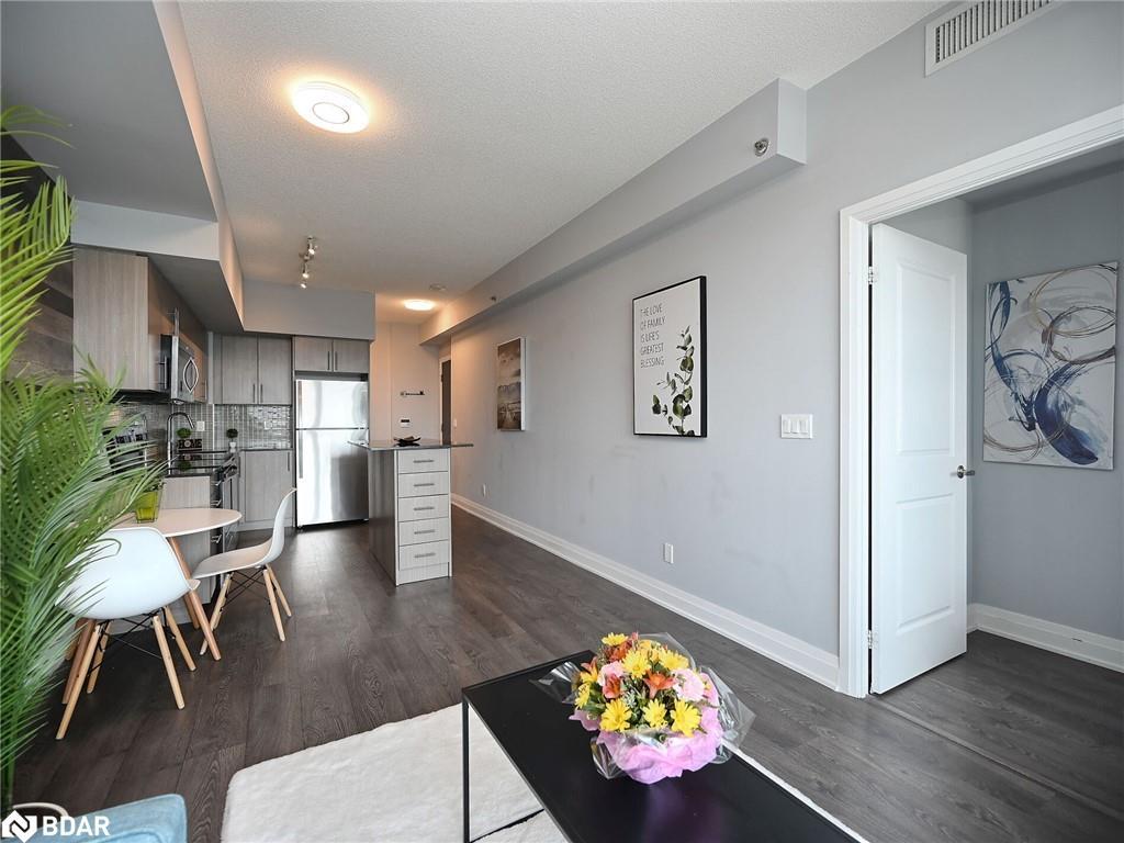 1210-55 Speers Road, Oakville, ON - Indoor