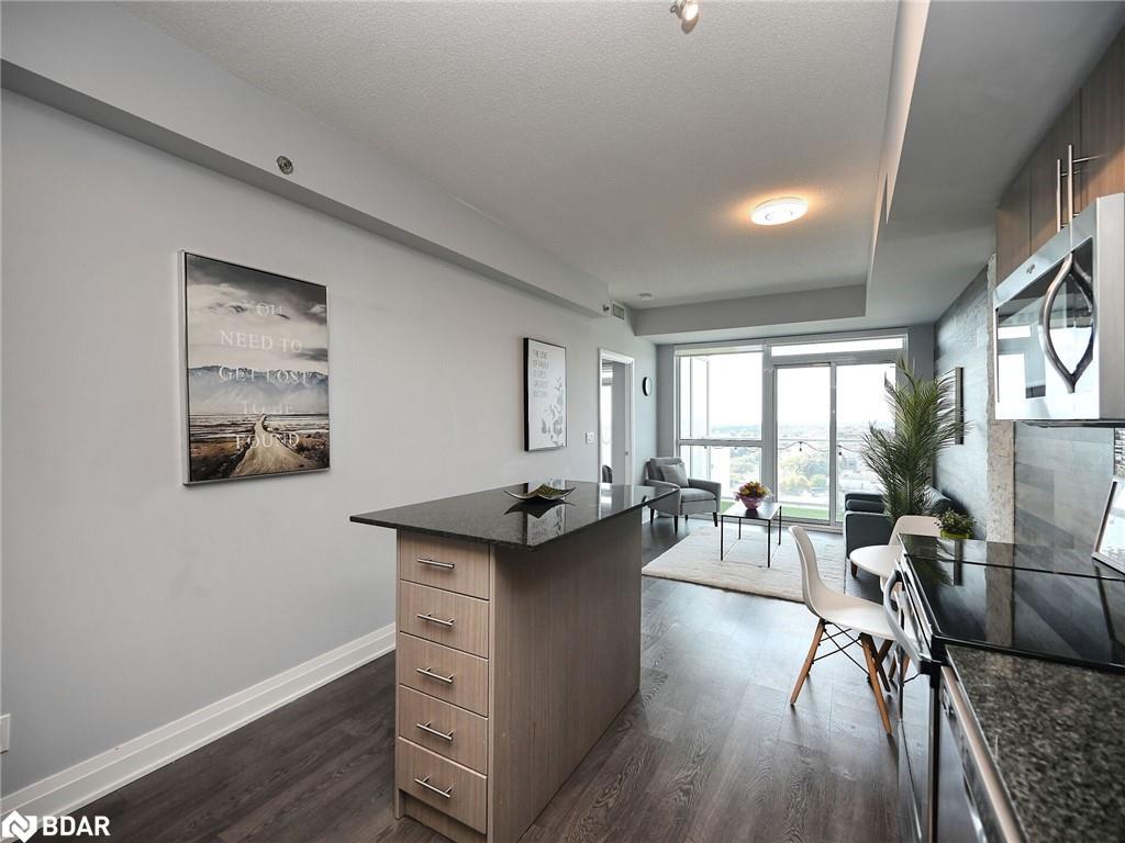 1210-55 Speers Road, Oakville, ON - Indoor