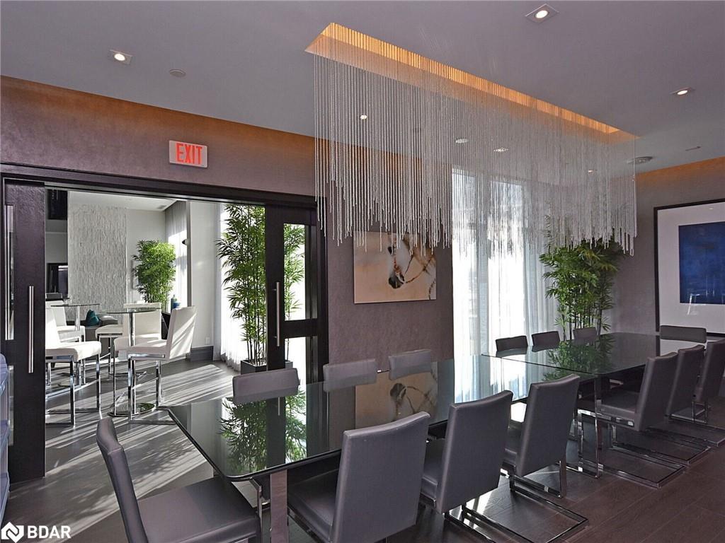 1210-55 Speers Road, Oakville, ON - Indoor