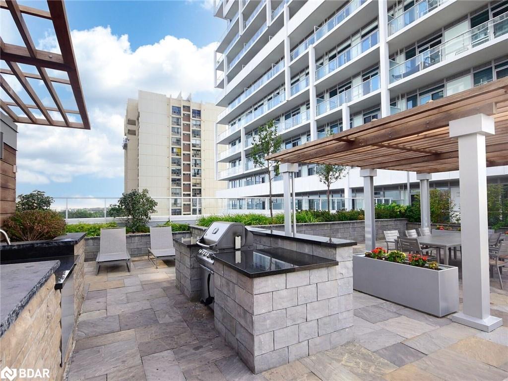 1210-55 Speers Road, Oakville, ON - Outdoor