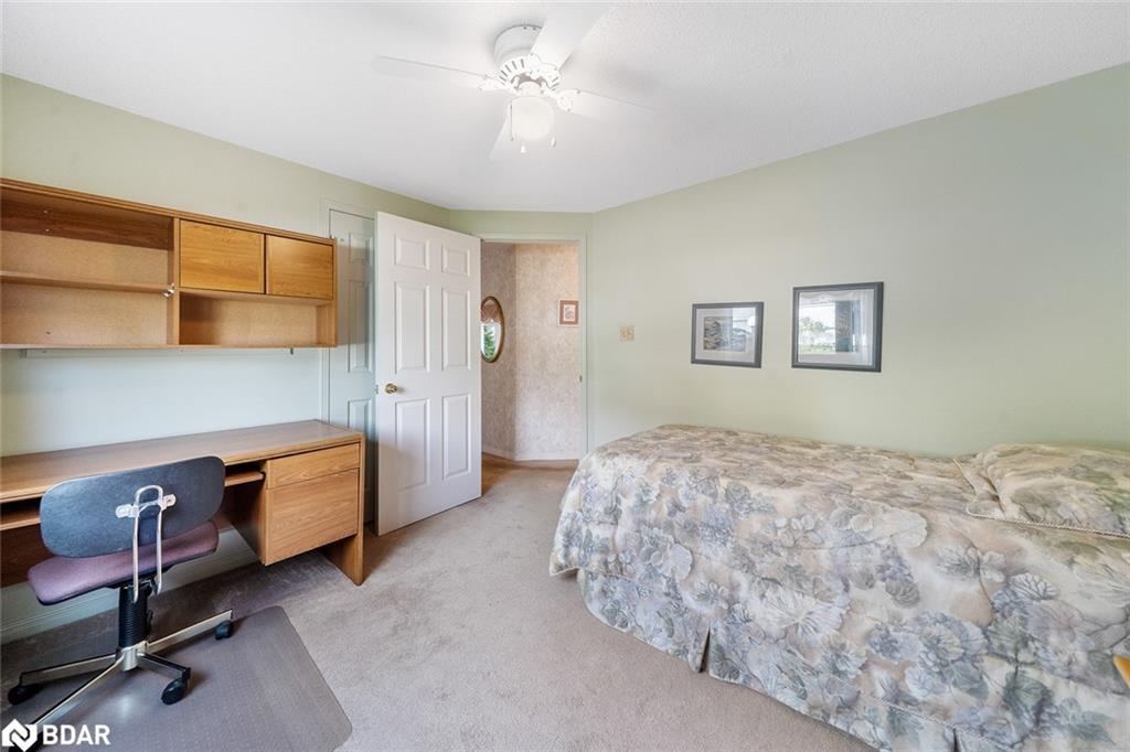 7 Sunset Cove, Innisfil, ON - Indoor Photo Showing Bedroom