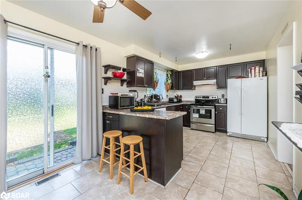 155 Patterson Road, Barrie, ON - Indoor Photo Showing Kitchen