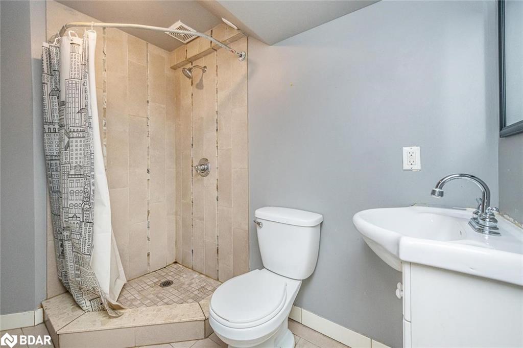 155 Patterson Road, Barrie, ON - Indoor Photo Showing Bathroom