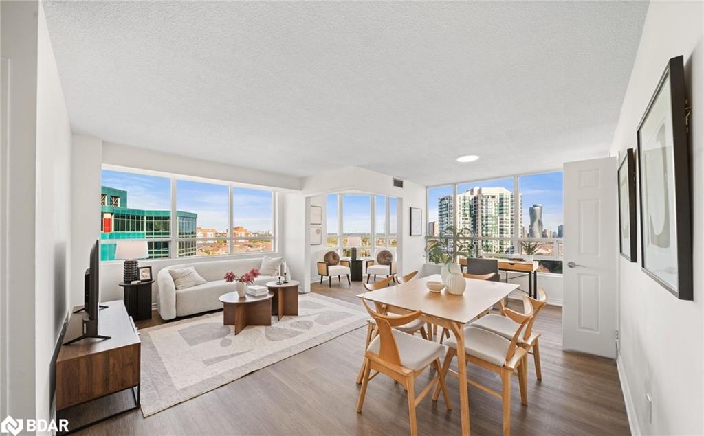 50 Kingsbridge Garden Circle, Mississauga, ON - Indoor