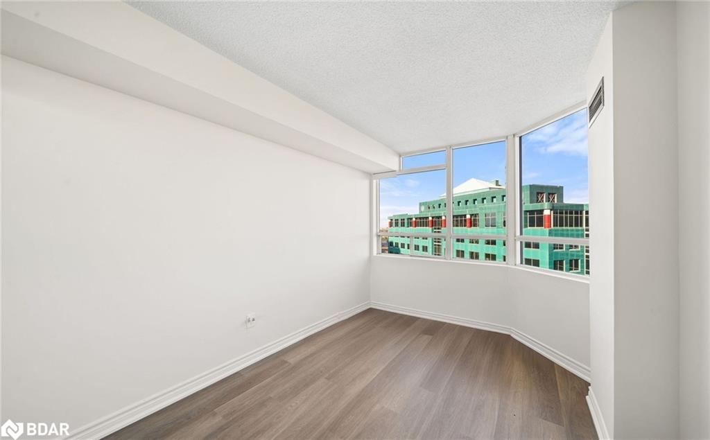 50 Kingsbridge Garden Circle, Mississauga, ON - Indoor Photo Showing Other Room