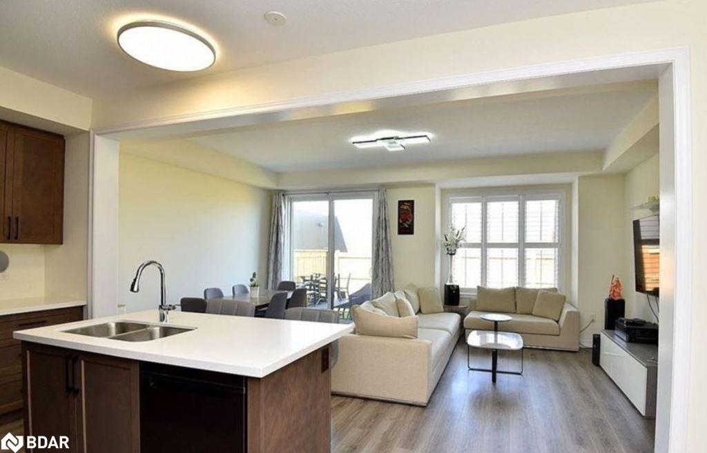 29 Hibiscus Lane, Hamilton, ON - Indoor