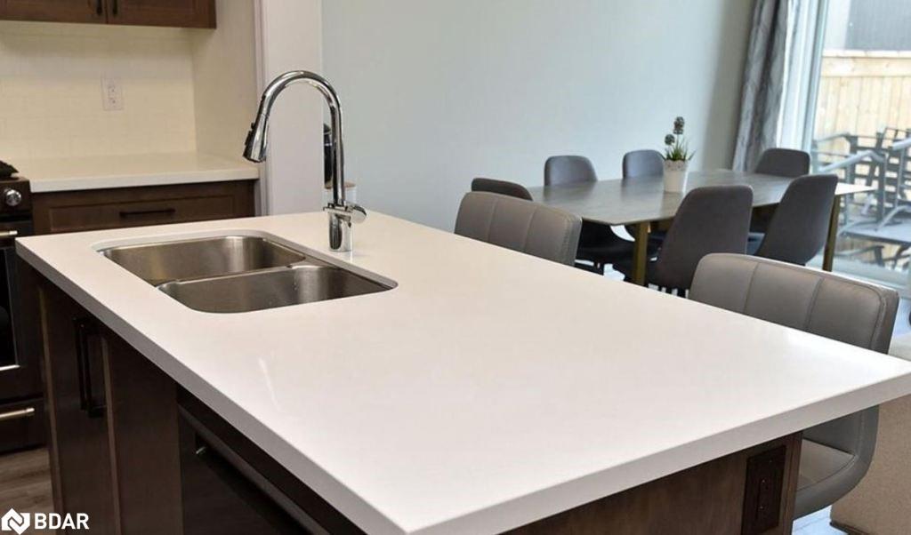 29 Hibiscus Lane, Hamilton, ON - Indoor Photo Showing Kitchen With Double Sink
