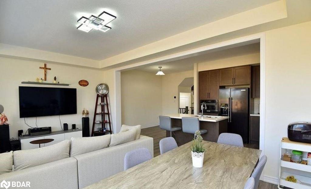 29 Hibiscus Lane, Hamilton, ON - Indoor