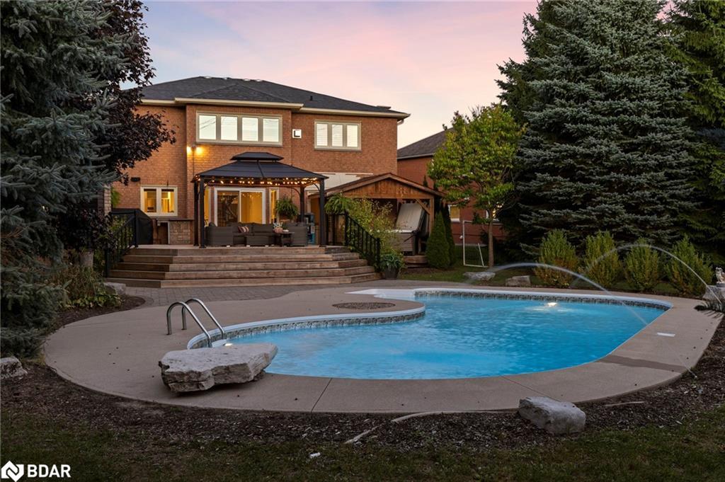 71 Cityview Circle, Barrie, ON - Outdoor With In Ground Pool With Deck Patio Veranda
