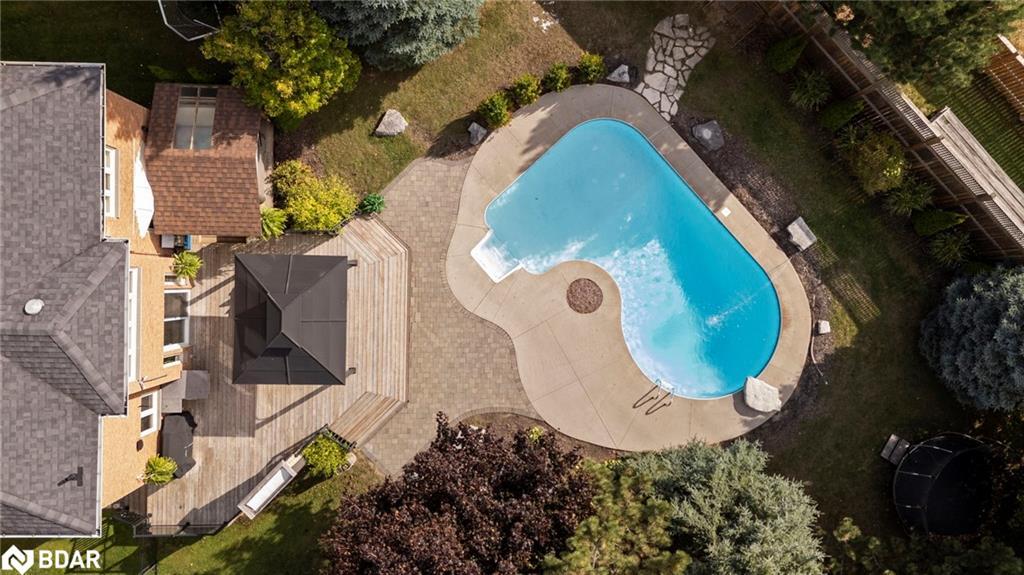 71 Cityview Circle, Barrie, ON - Outdoor With In Ground Pool