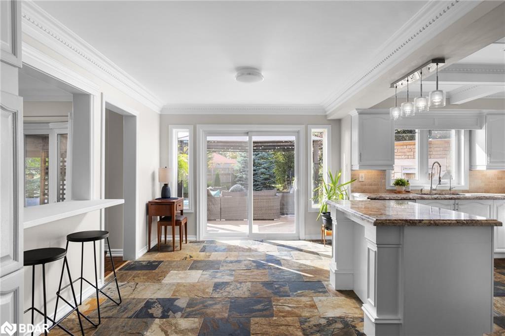 71 Cityview Circle, Barrie, ON - Indoor Photo Showing Other Room