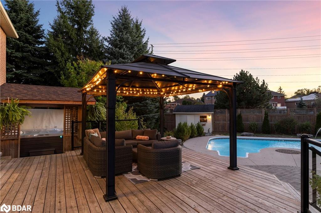 71 Cityview Circle, Barrie, ON - Outdoor With In Ground Pool With Deck Patio Veranda