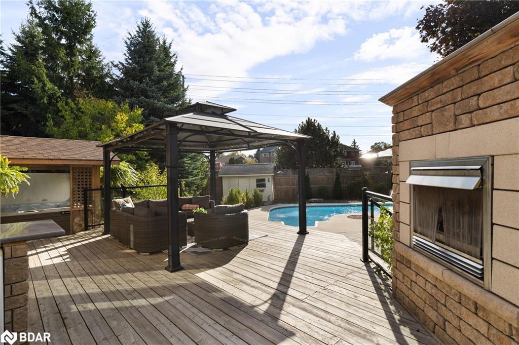 71 Cityview Circle, Barrie, ON - Outdoor With In Ground Pool With Deck Patio Veranda With Exterior