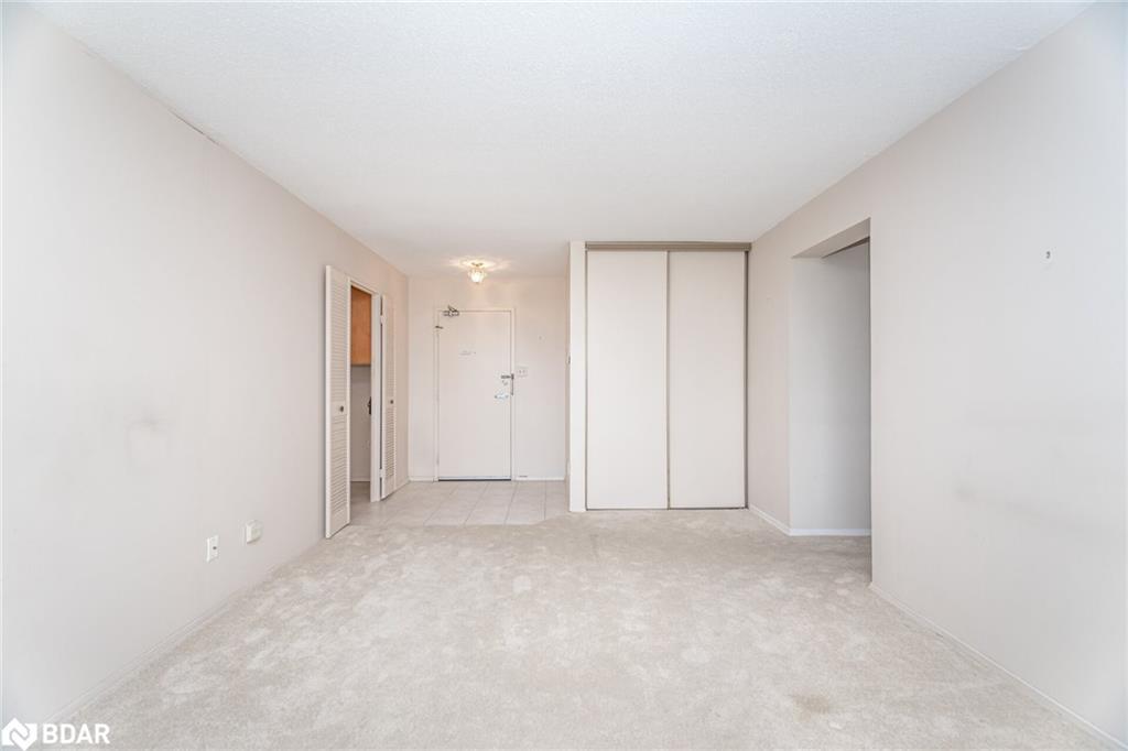 804-225 Harvard Place, Waterloo, ON - Indoor Photo Showing Other Room