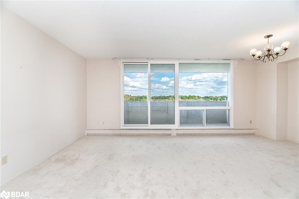 804-225 Harvard Place, Waterloo, ON - Indoor Photo Showing Other Room