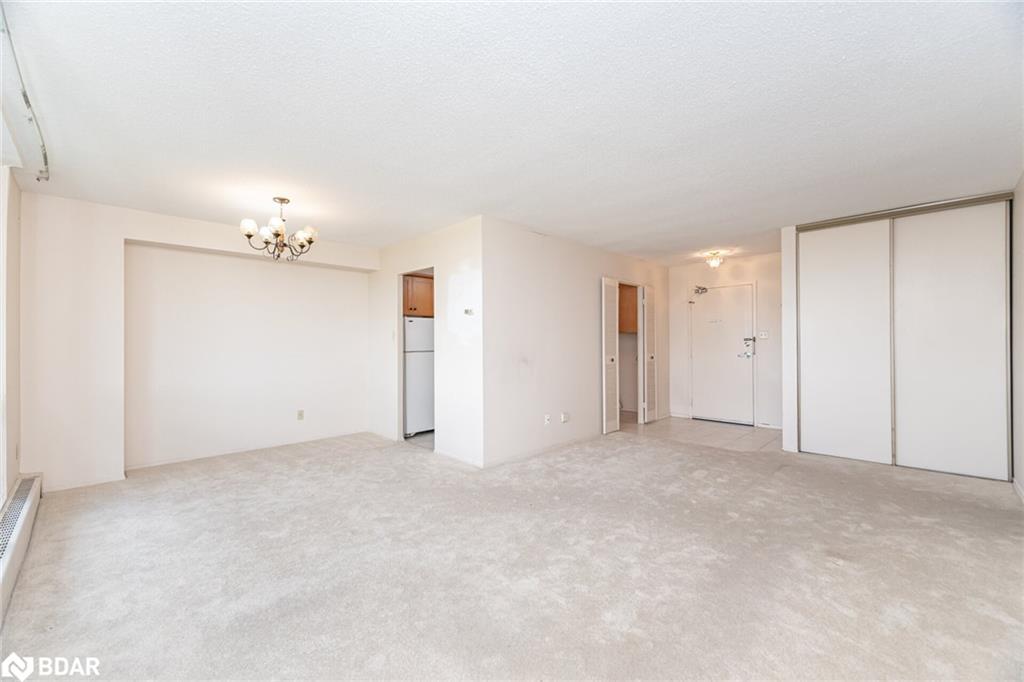 804-225 Harvard Place, Waterloo, ON - Indoor Photo Showing Other Room