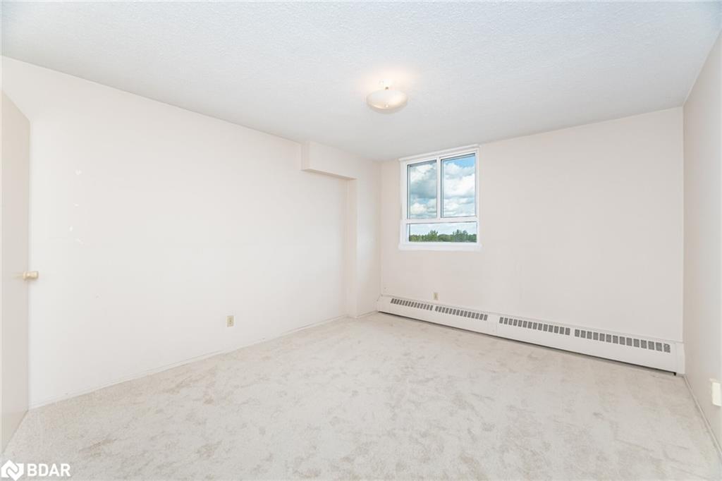 804-225 Harvard Place, Waterloo, ON - Indoor Photo Showing Other Room