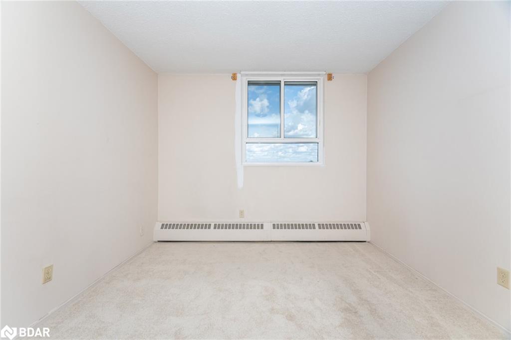 804-225 Harvard Place, Waterloo, ON - Indoor Photo Showing Other Room