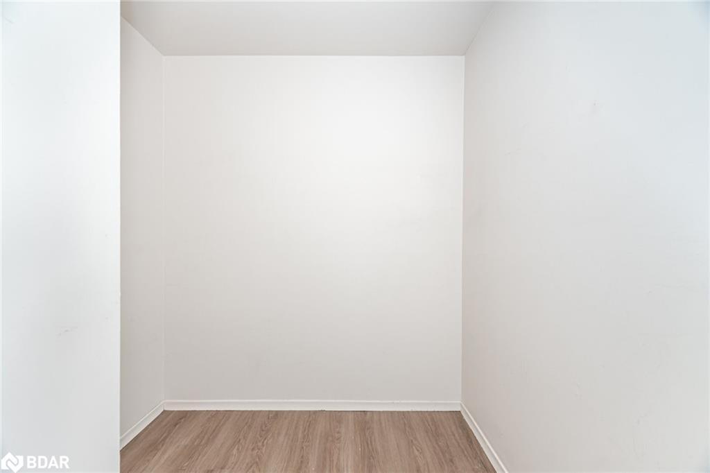 804-225 Harvard Place, Waterloo, ON - Indoor Photo Showing Other Room