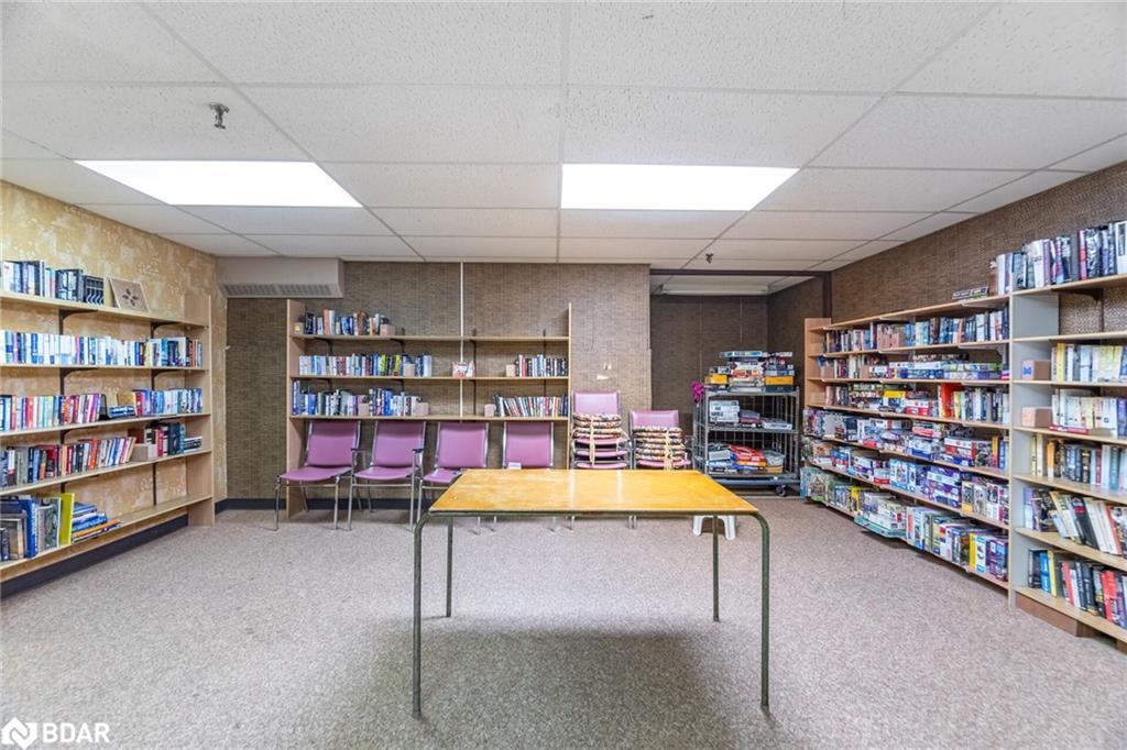 804-225 Harvard Place, Waterloo, ON - Indoor