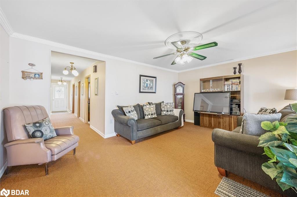 2762 Lone Birch Trail, Brechin, ON - Indoor Photo Showing Living Room