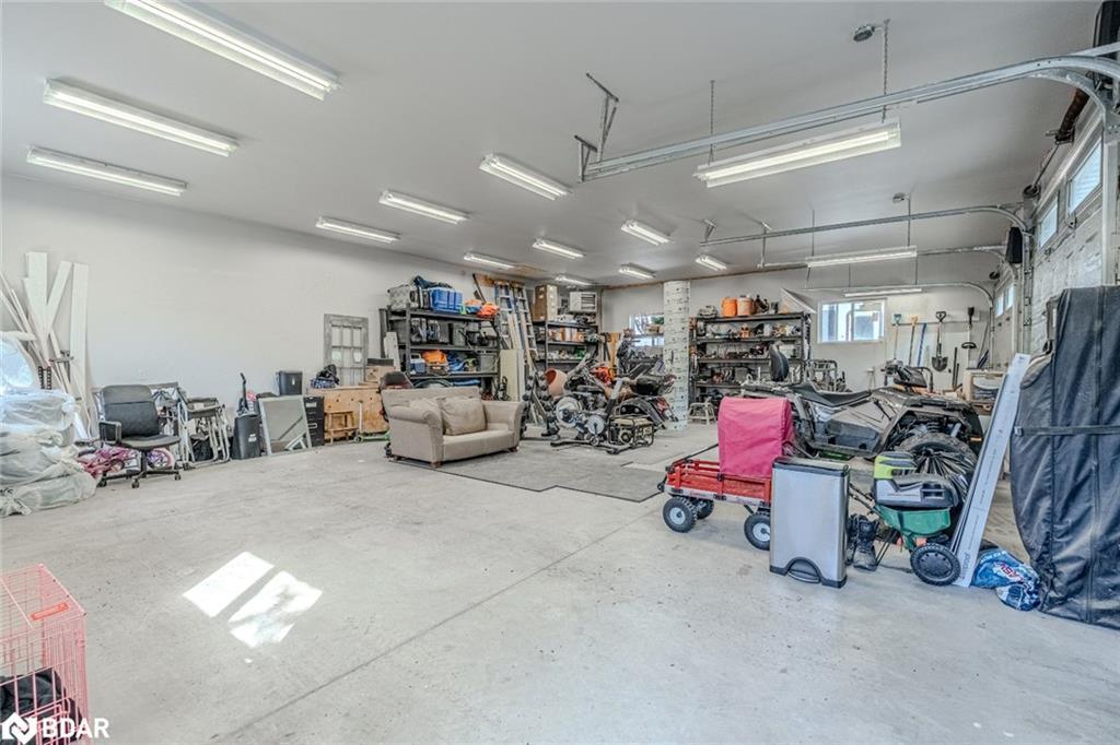 2484 Highway 11 S, Oro-Medonte, ON - Indoor Photo Showing Garage