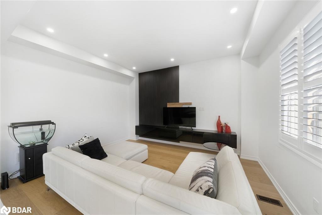 1239 Peelar Crescent, Innisfil, ON - Indoor