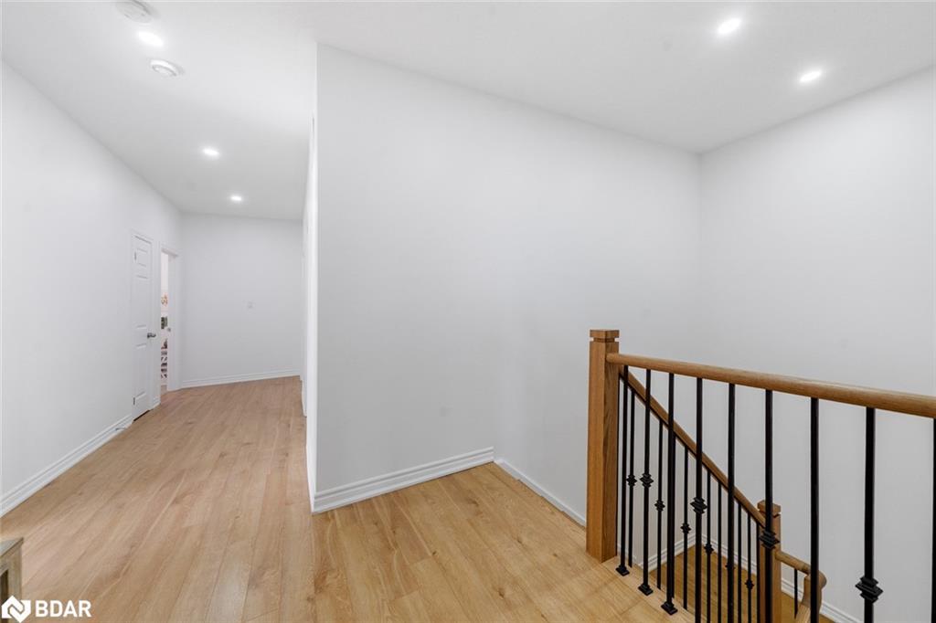 1239 Peelar Crescent, Innisfil, ON - Indoor Photo Showing Other Room