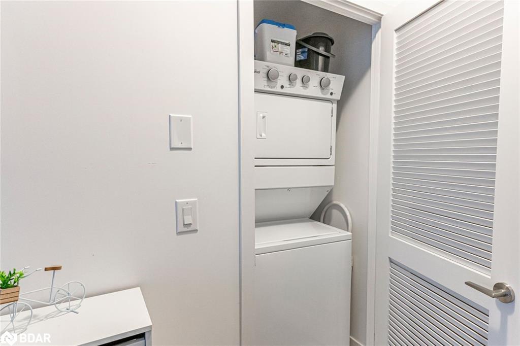 131-333 Sea Ray Avenue, Innisfil, ON - Indoor Photo Showing Laundry Room
