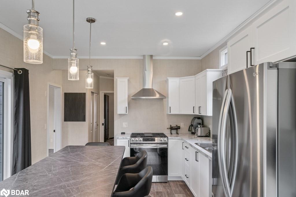 1366 Rosseau Lake Rd 2, Muskoka Lakes, ON - Indoor Photo Showing Kitchen With Upgraded Kitchen